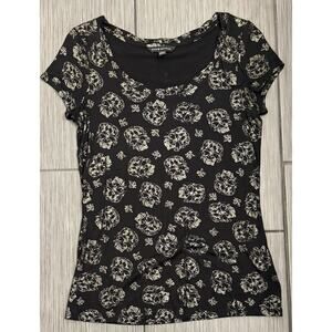 Rock & Republic Women’s Black Short Sleeve Vneck Tshirt With Gold Skulls Size XS